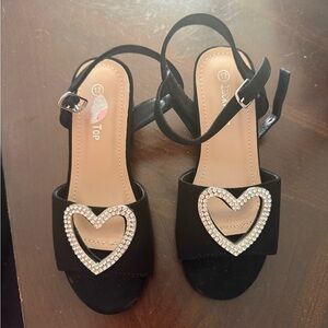 Chic Black Heart-Embellished Kids Sandals